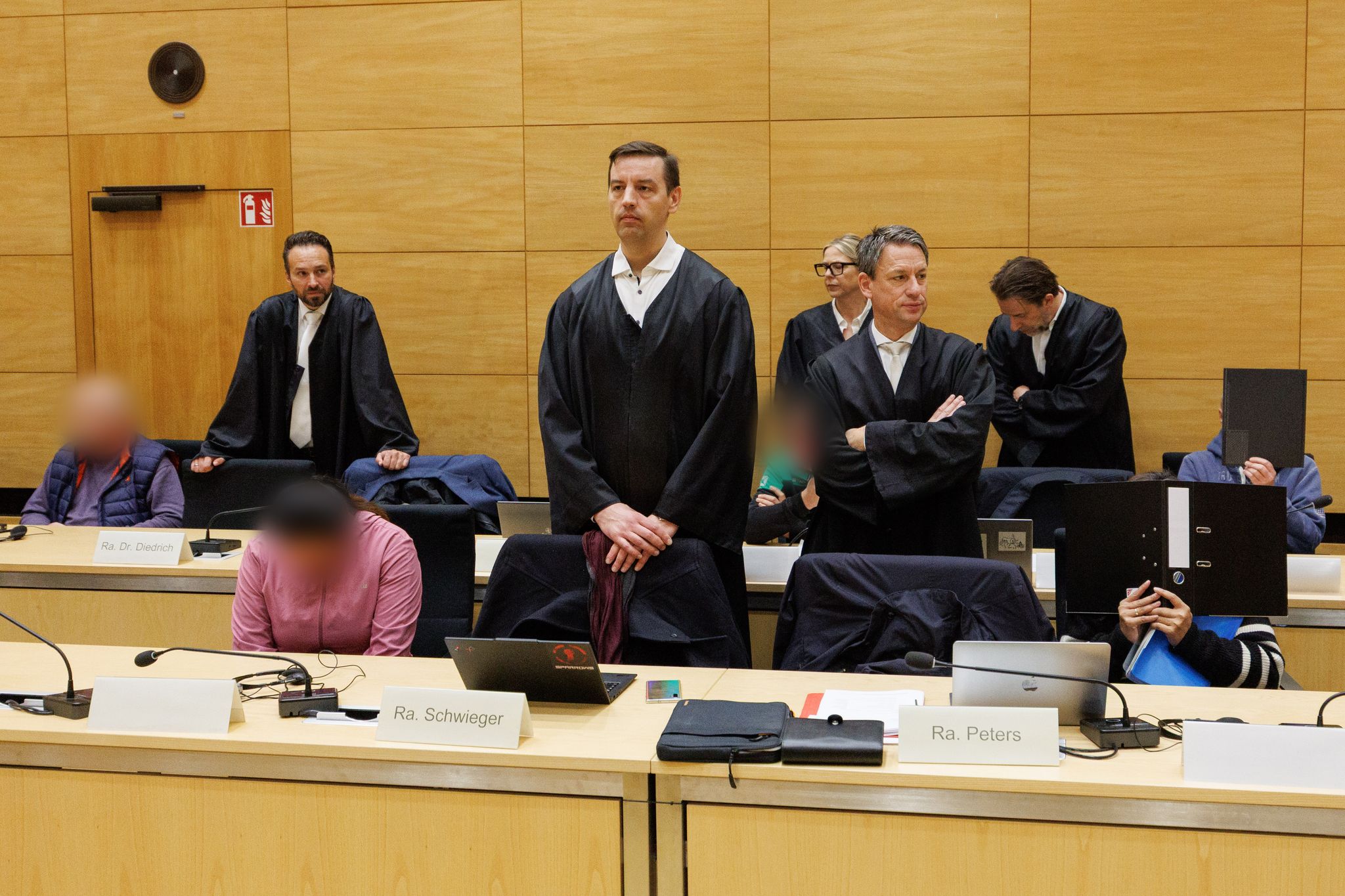 Prozess in Bielefeld: Schleusernetzwerk zwang Frauen zur Prostitution