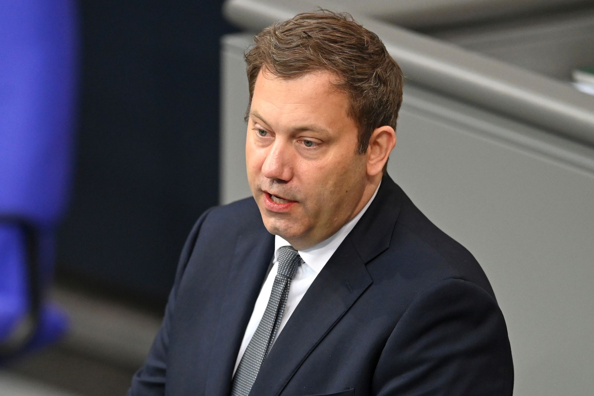 Klingbeil sieht Streit um Wehrdienst vor Einigung