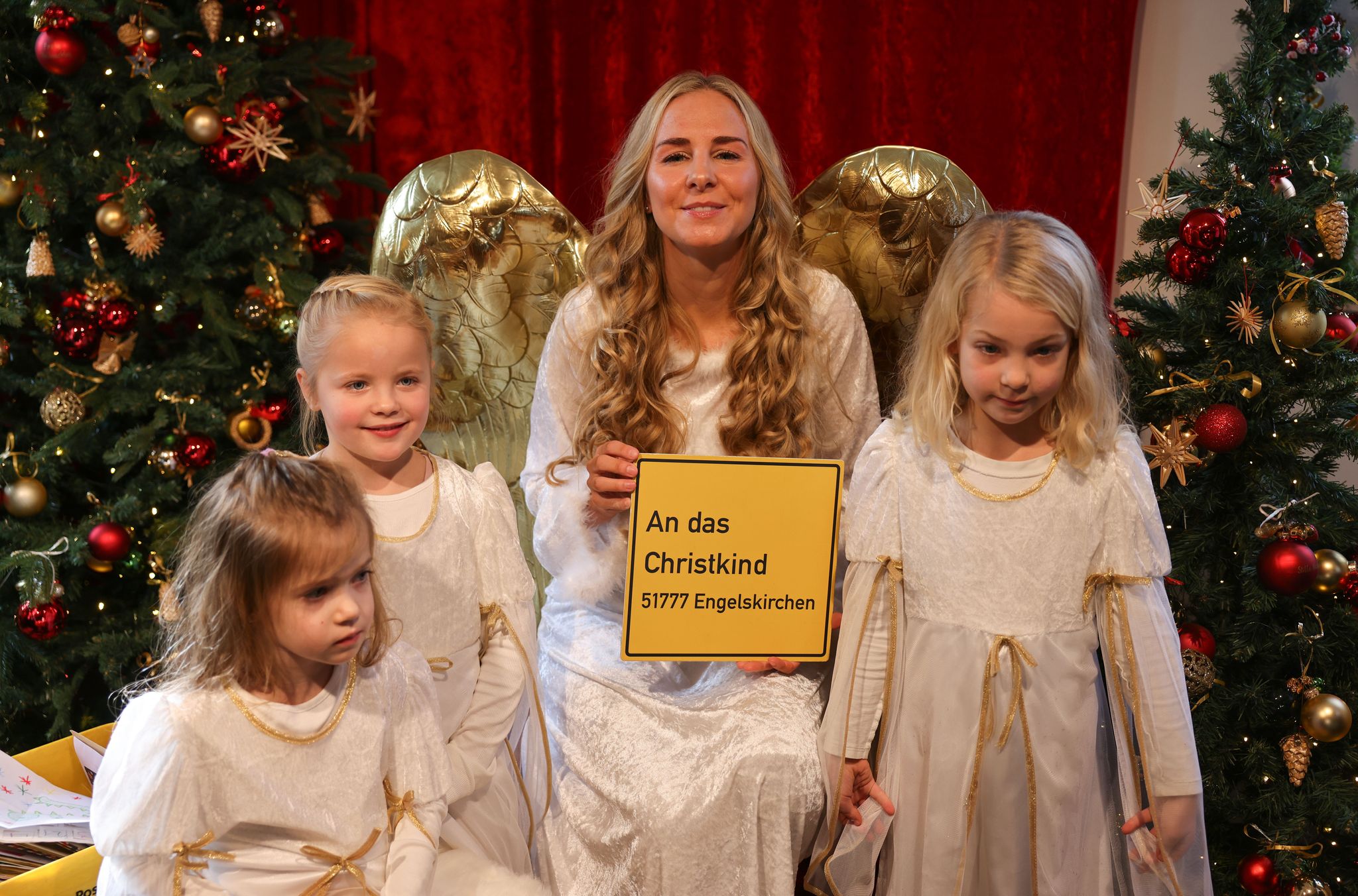 Christkindpostfiliale in Engelskirchen: 9.000 Wunschzettel aus aller Welt