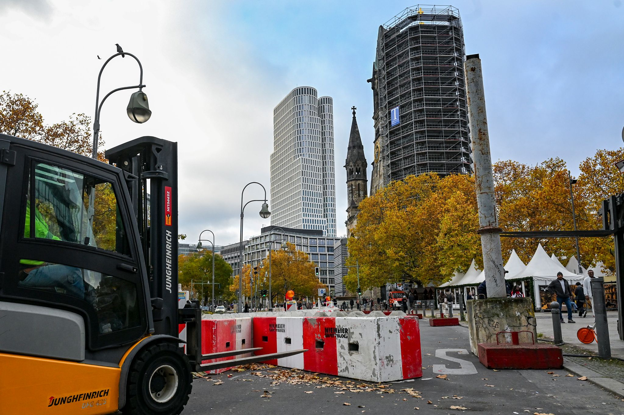 Weihnachtsmarkt-Sorgen in Deutschland steigen,Umfrage zeigt hohe Besorgnis und geteilte Meinungen