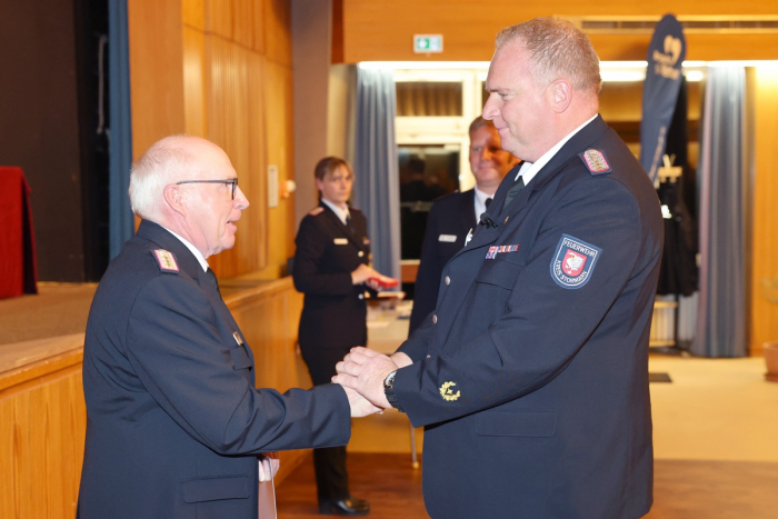 Barsbüttel: Ehrung für Thomas Proß von der Feuerwehr Poggensee