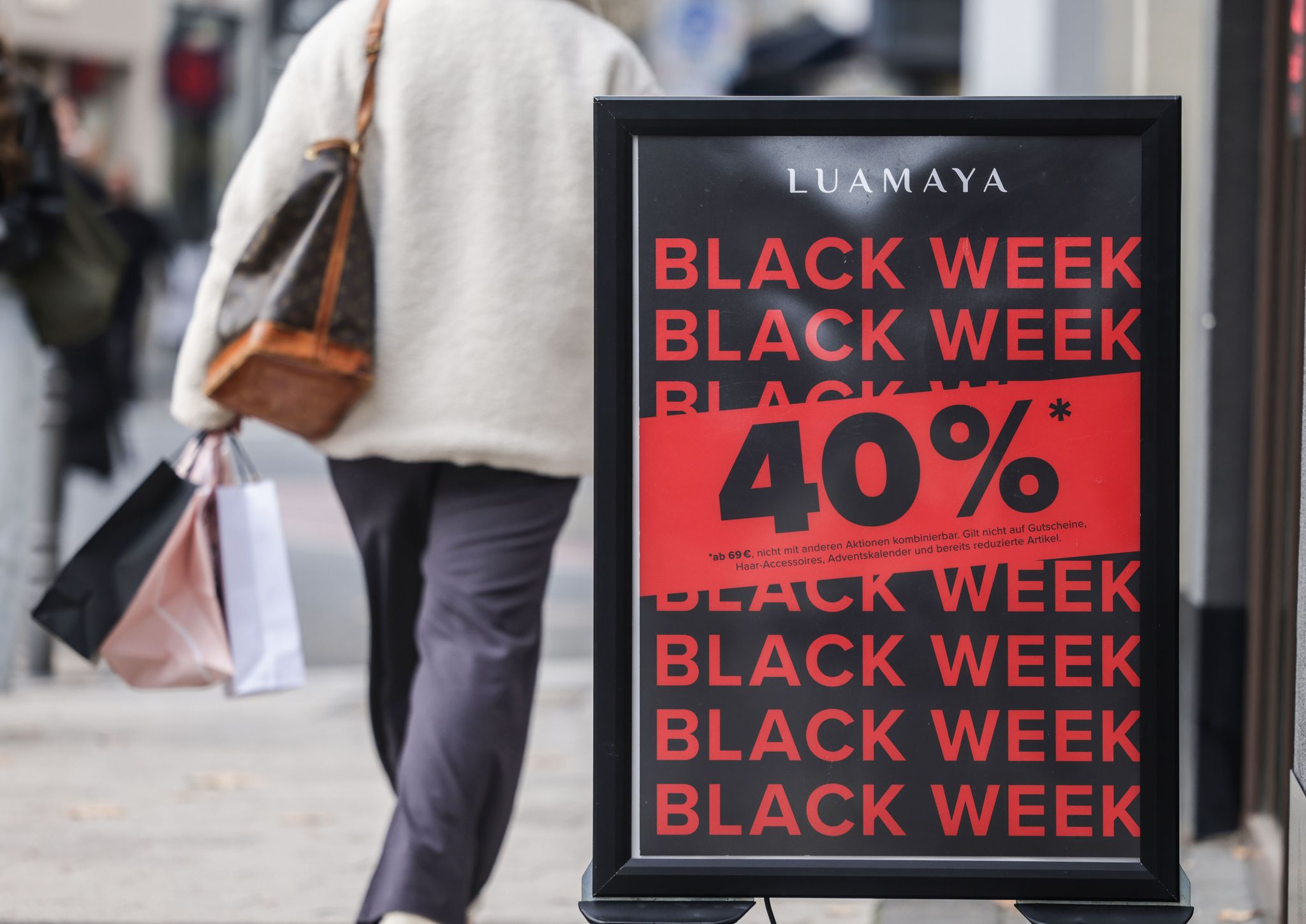 Black Friday in Deutschland: Schnäppchenjagd und Risiken
