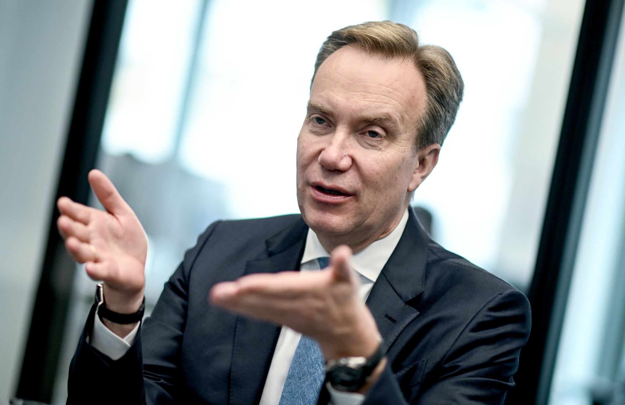 WEF-Präsident Brende warnt vor KI-Blase