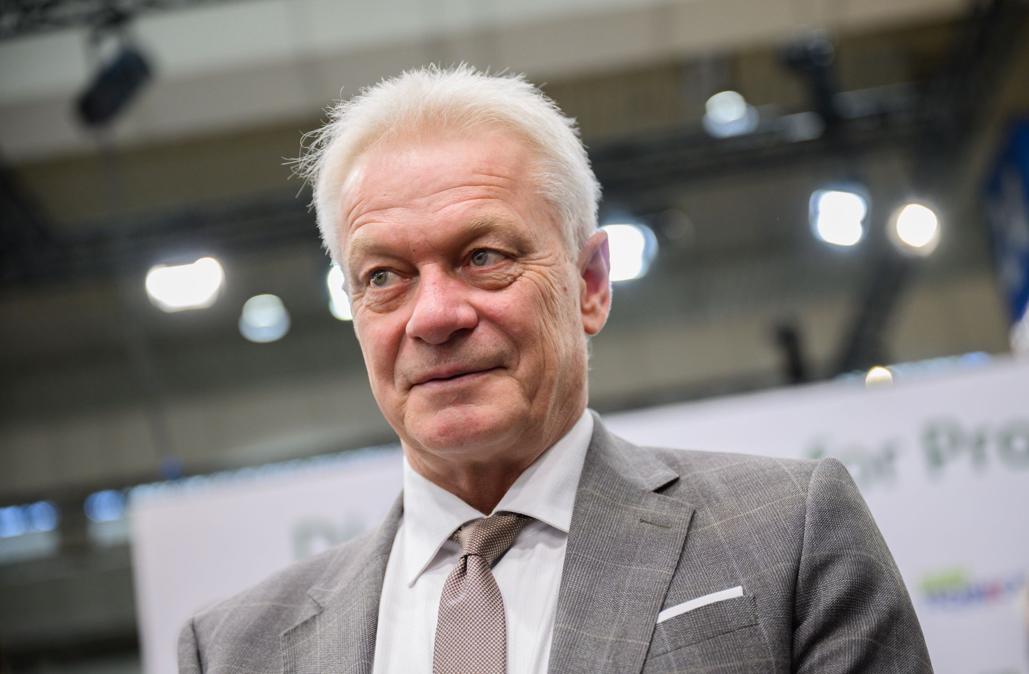 Flieger mit Minister Rainer dreht um – «technischer Defekt»