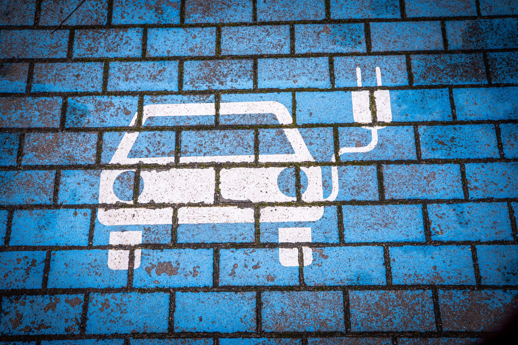 Elektromobilität in Mehrfamilienhäusern: Herausforderungen und Potenziale