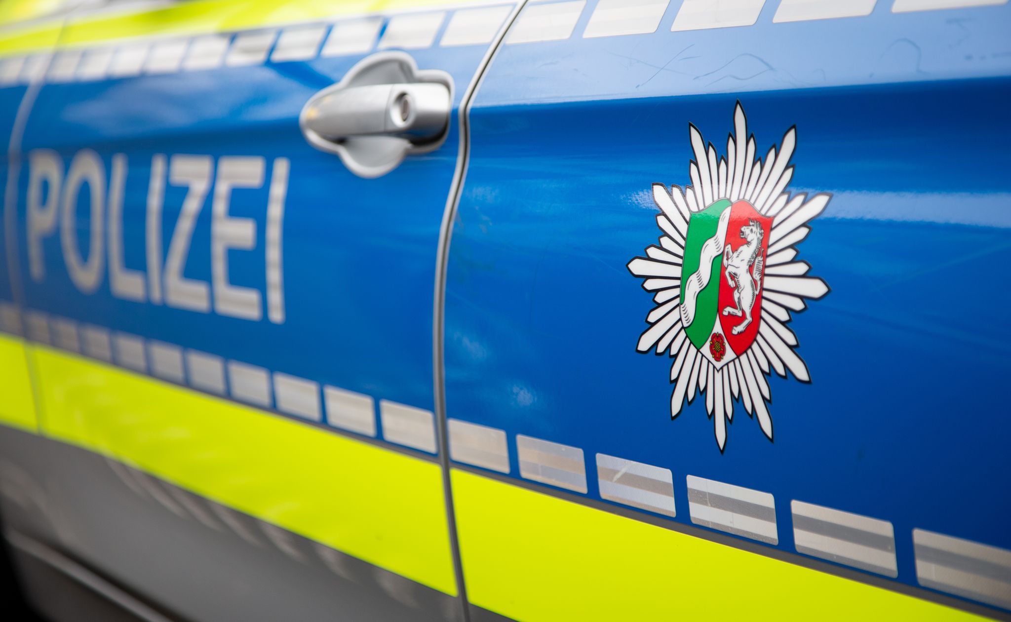 Daumenstück mit Machete abgetrennt – 13-Jährige im Verdacht
