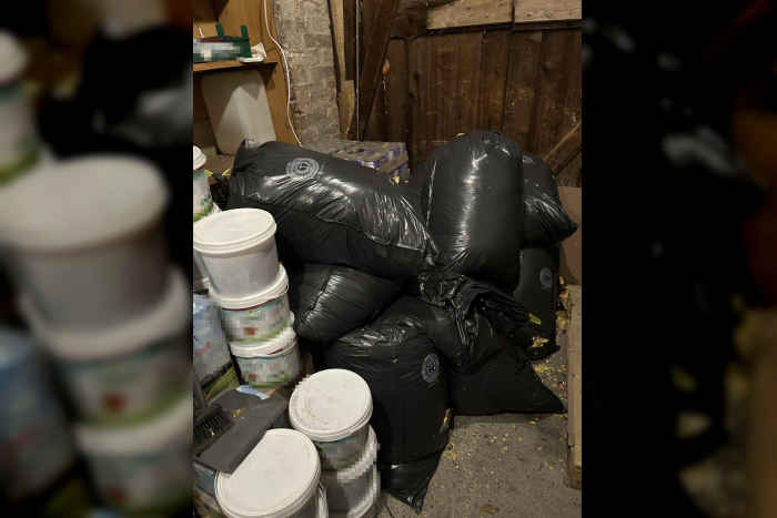 Ludwigshafen am Rhein: Tabakwaren Lager aufgespürt, Zollfahndung vollstreckt Haftbefehle