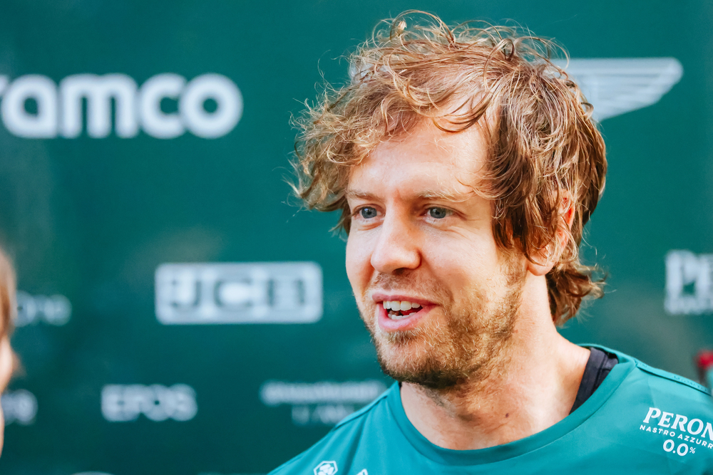 Mega-Gerücht in der Formel 1: Wird Sebastian Vettel der neue Helmut Marko bei Red Bull?