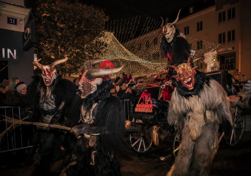 Brutaler Angriff in Osttirol: Krampus verletzt Familienvater schwer – Polizei ermittelt