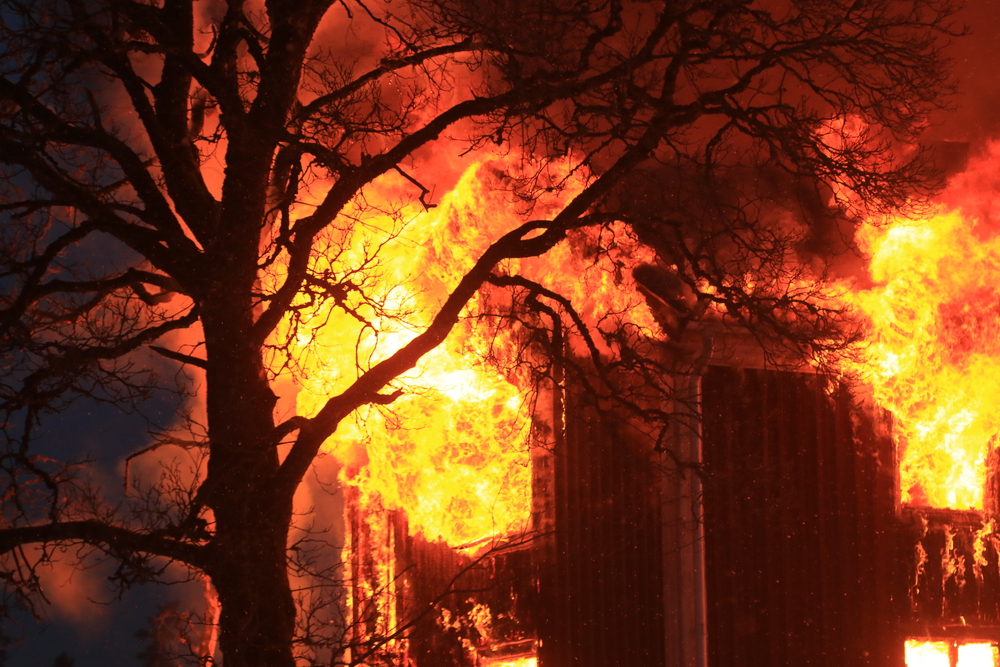 Wohnhausbrand in Südchina fordert acht Todesopfer – Ermittler prüfen mögliche Brandursachen