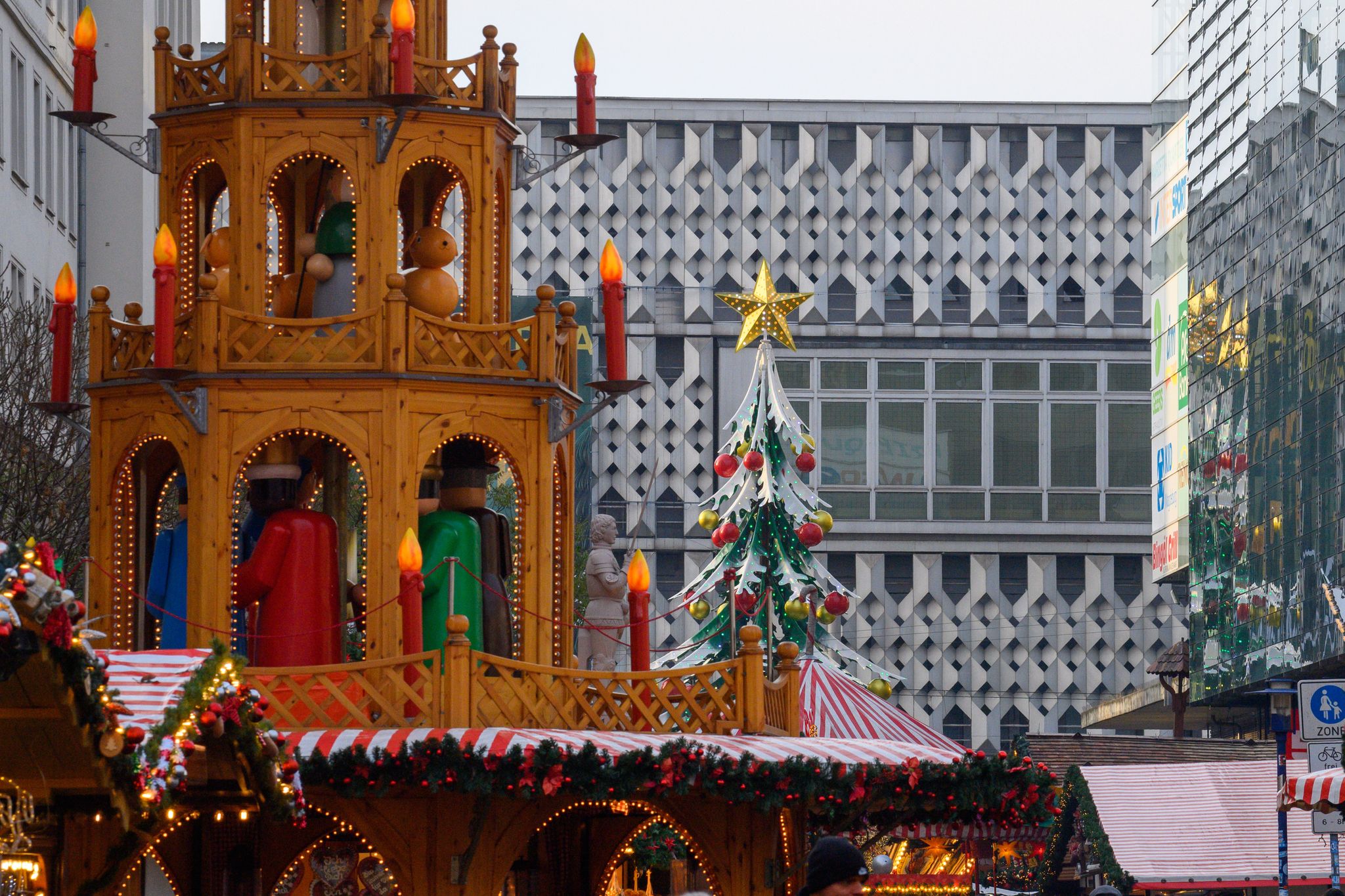 Frohe Gesichter auf Magdeburger Weihnachtsmarkt trotz rückläufiger Besucherzahlen