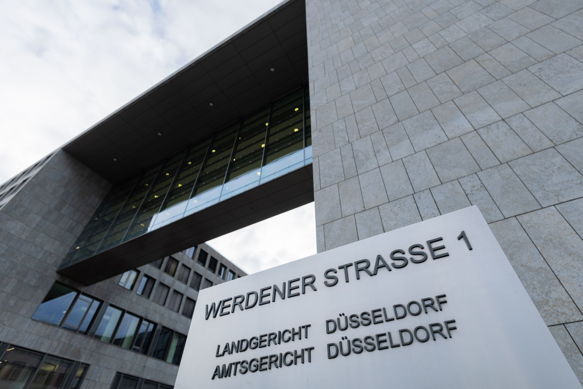 Millionenbetrug durch Fake-Spedition in Düsseldorf