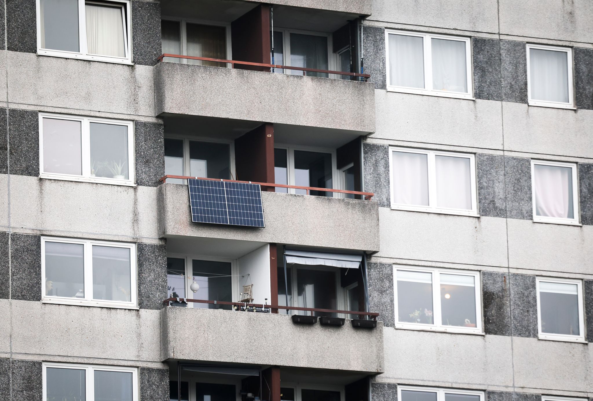 Boom der Balkonkraftwerke: 500.000 neue Anlagen bis Jahresende