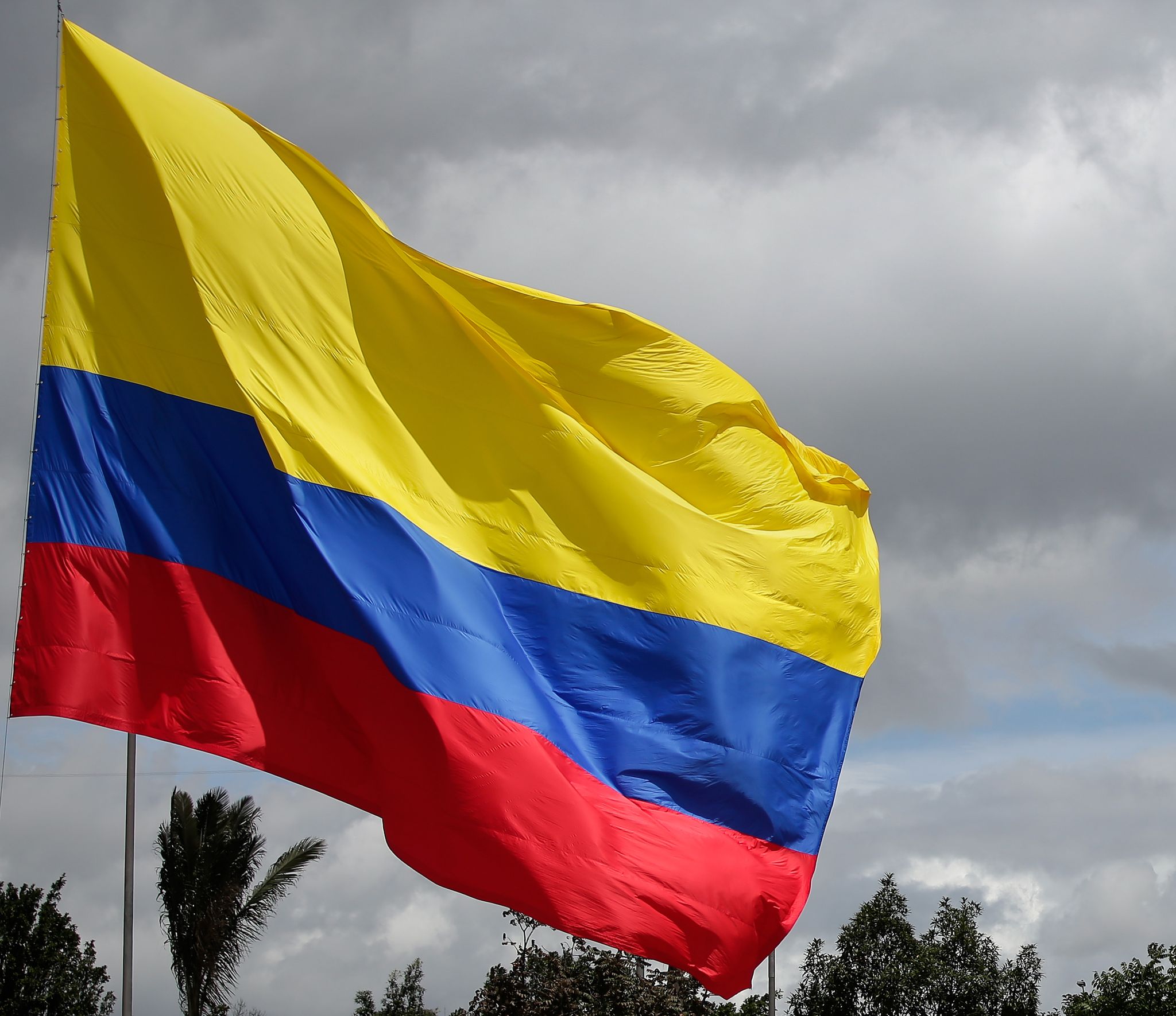 Bus mit Schülern stürzt in Schlucht – mehr als zwölf Tote