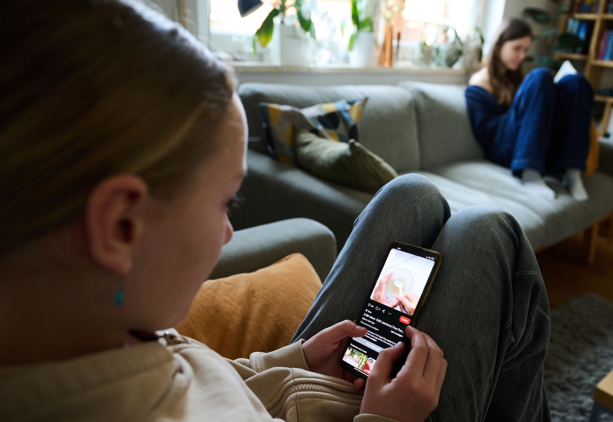 Belangloses in Serie – Scrollen Kinder sich um den Verstand?