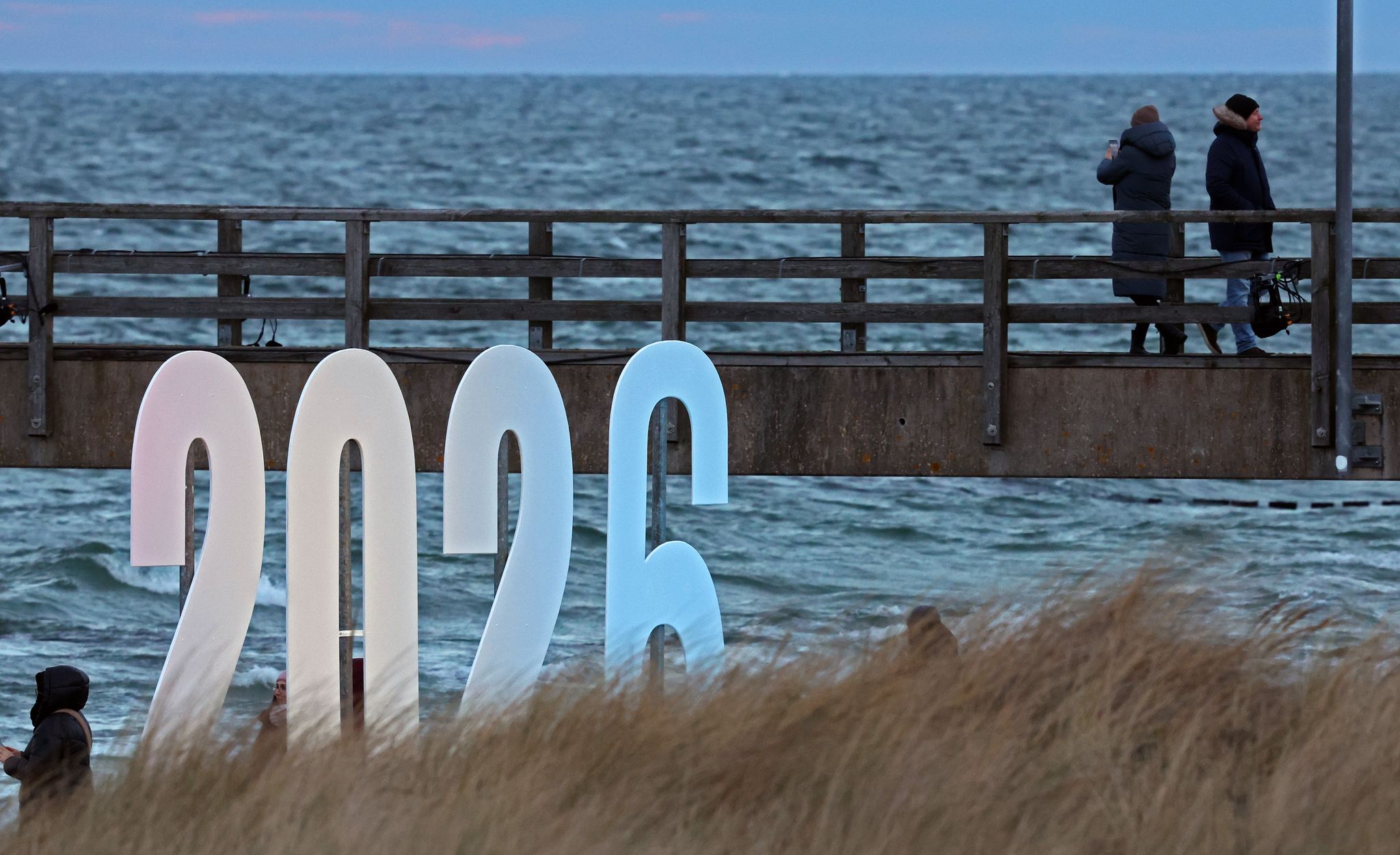 Silvester 2026: Feiern und Vorsicht weltweit,Polizei und Feuerwehr im Einsatz