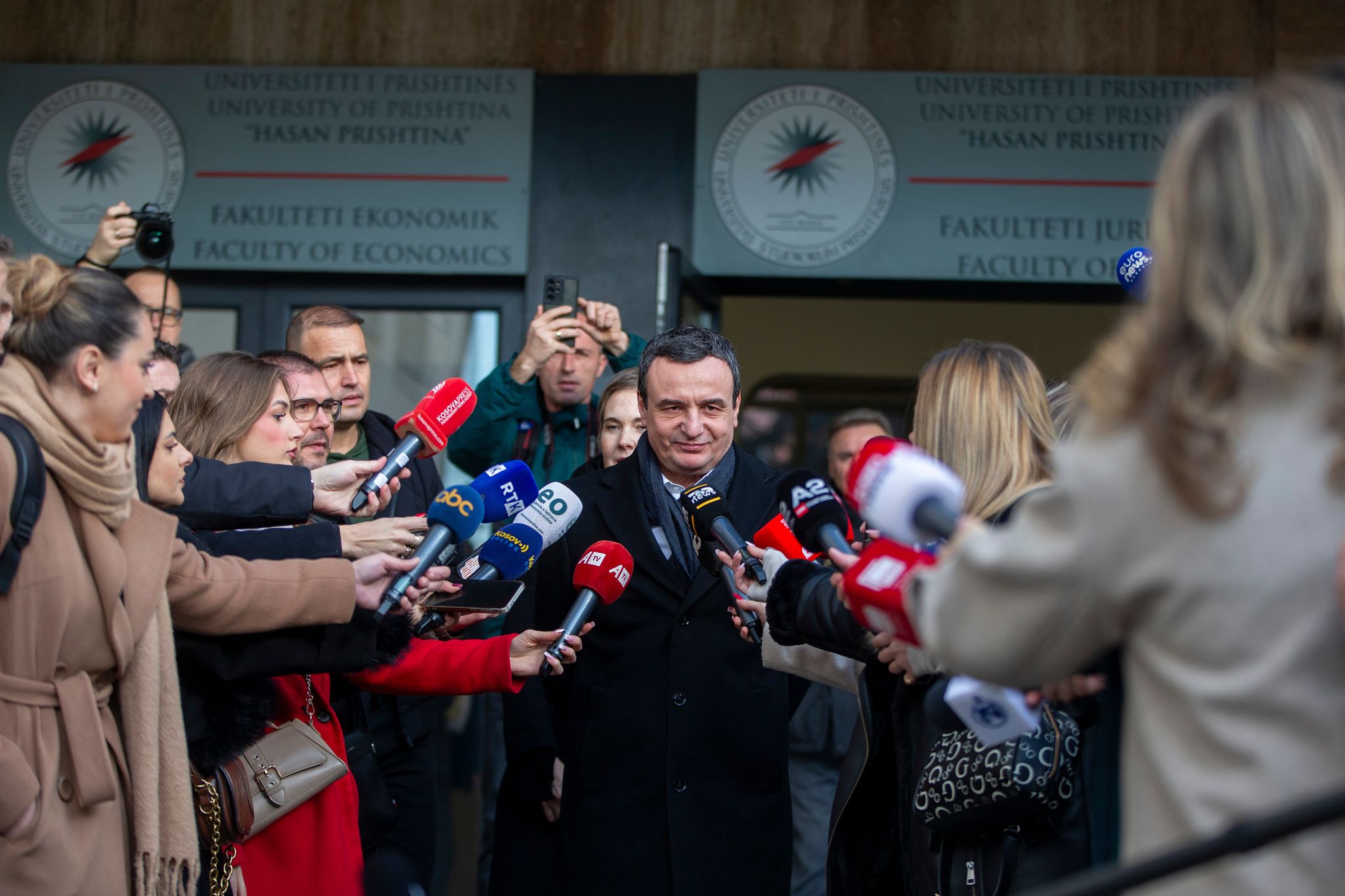 Regierungspartei Vetevendosje gewinnt Parlamentswahl im Kosovo