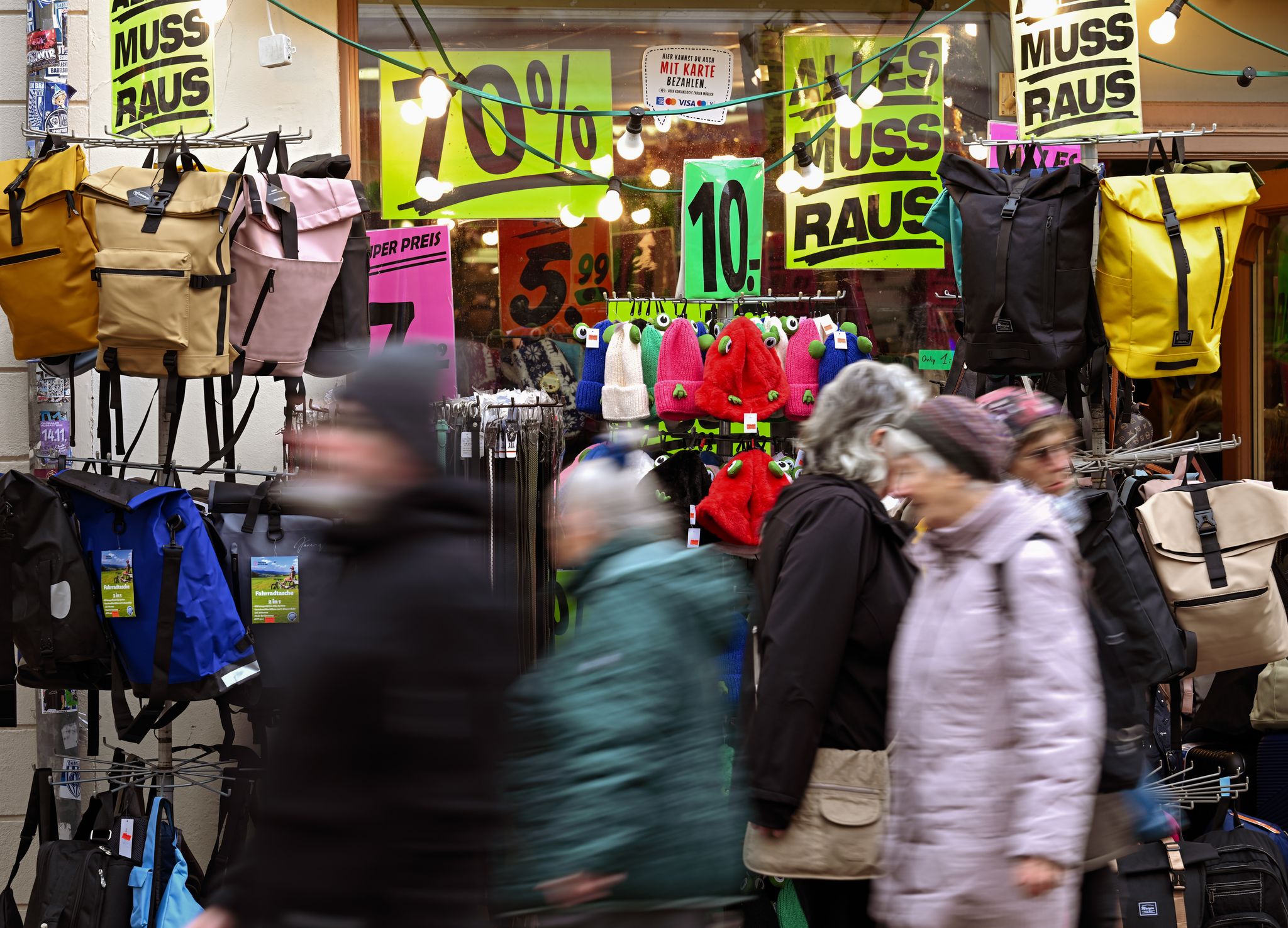 Kauflaune rutscht am Jahresende auf einen Tiefpunkt