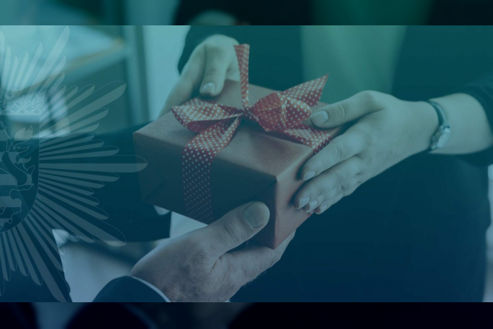 Marburg: Schokoladenspende für Ukraine-Hilfsaktion