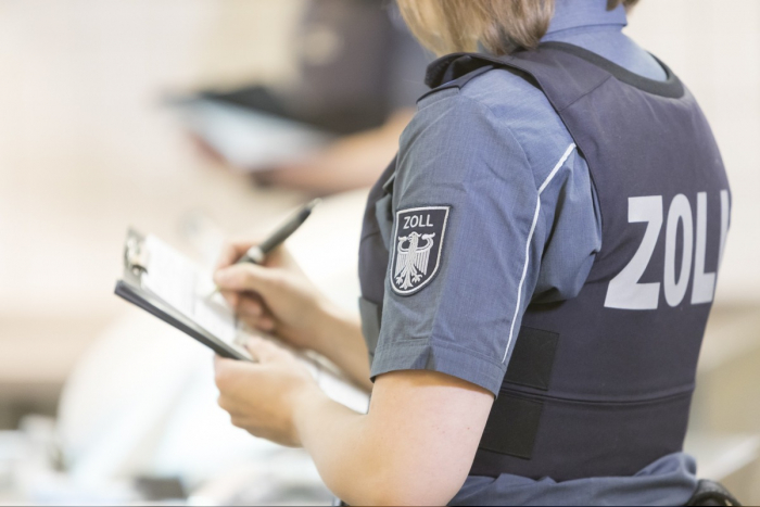 Schwarzarbeit-Sonderprüfung in Sachsen-Anhalt, Festnahme verhindert, Ermittlungsverfahren eingeleitet: Zoll deckt zahlreiche Verstöße auf.