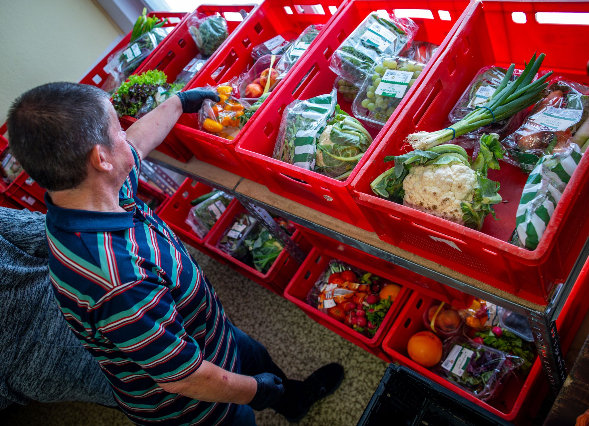 Lebensmitteltafeln melden mehr ehrenamtliche Helfer