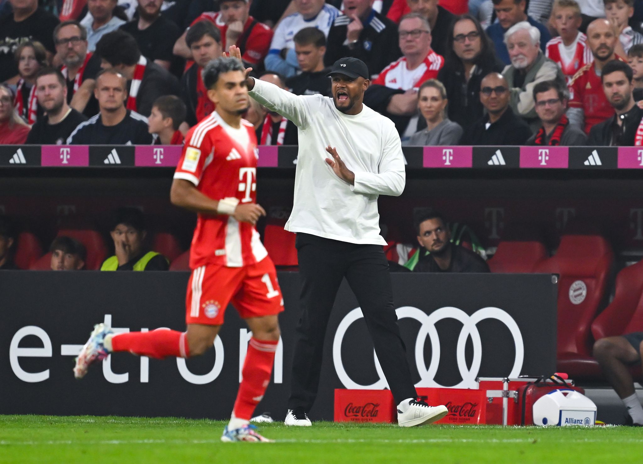 FC Bayern München: Trainer Vincent Kompany gewährt Luis Díaz Kurzurlaub