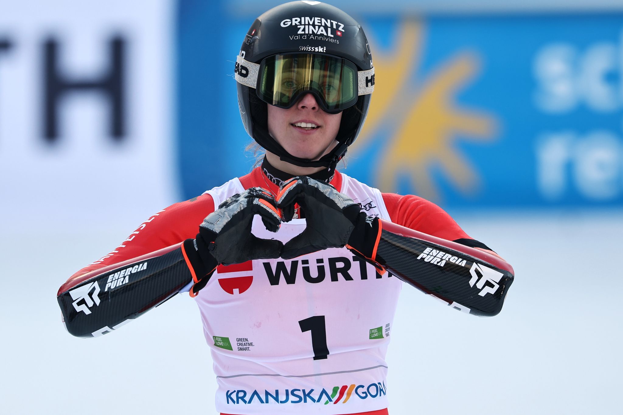 Schweizerin Camille Rast gewinnt Weltcup-Riesenslalom in Gedenken an Brandopfer