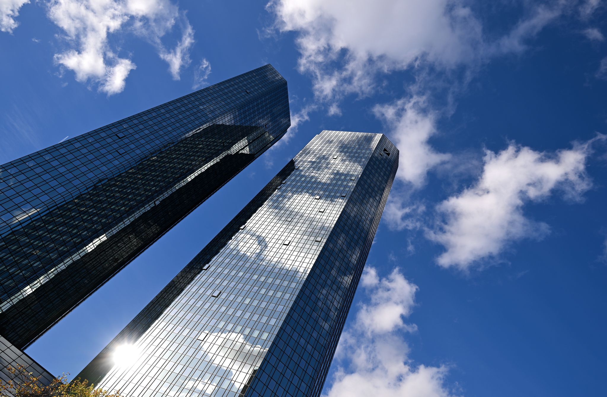 Deutsche Bank: Digitalisierung voran, Filialen weg