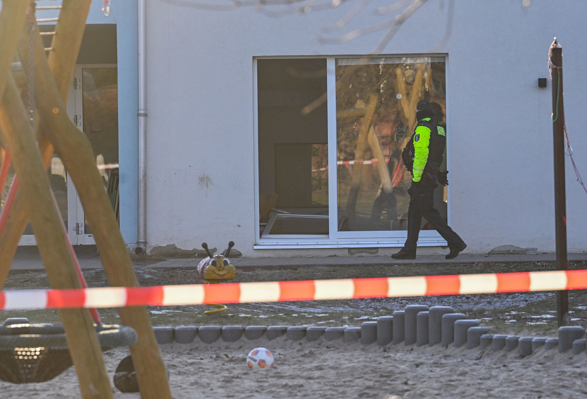 Polizei prüft Ursache von tödlichem Unfall in Berliner Kita