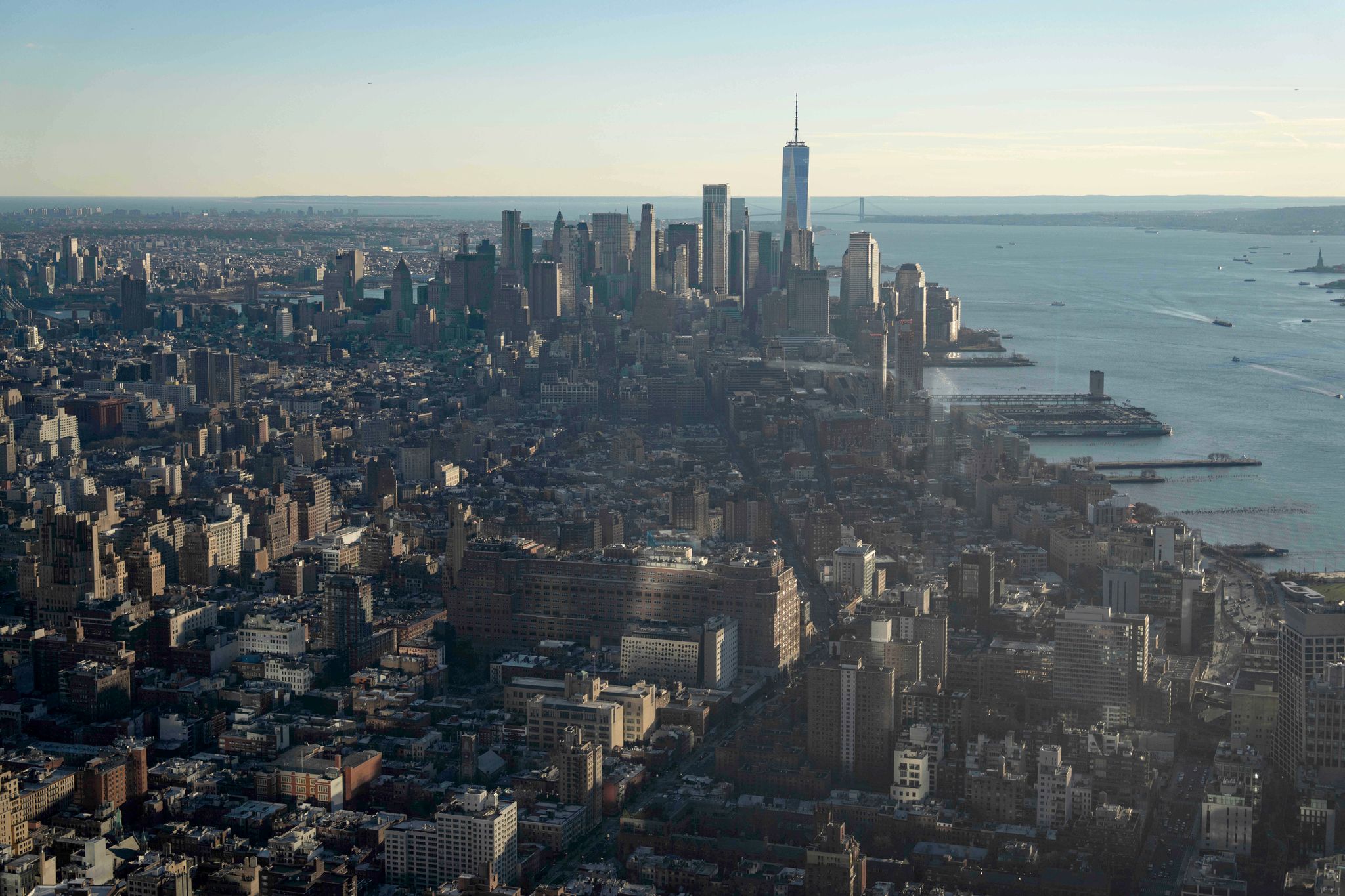 Feuer in New Yorker Hochhaus – rund 150 Wohnungen evakuiert