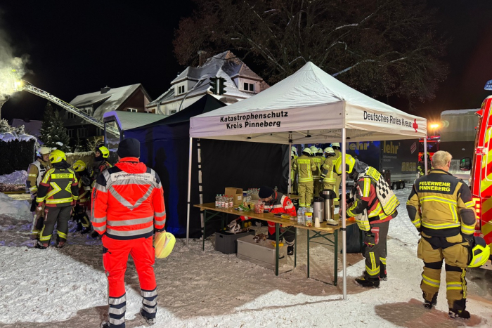 Brand in Mehrfamilienhaus in Rellingen