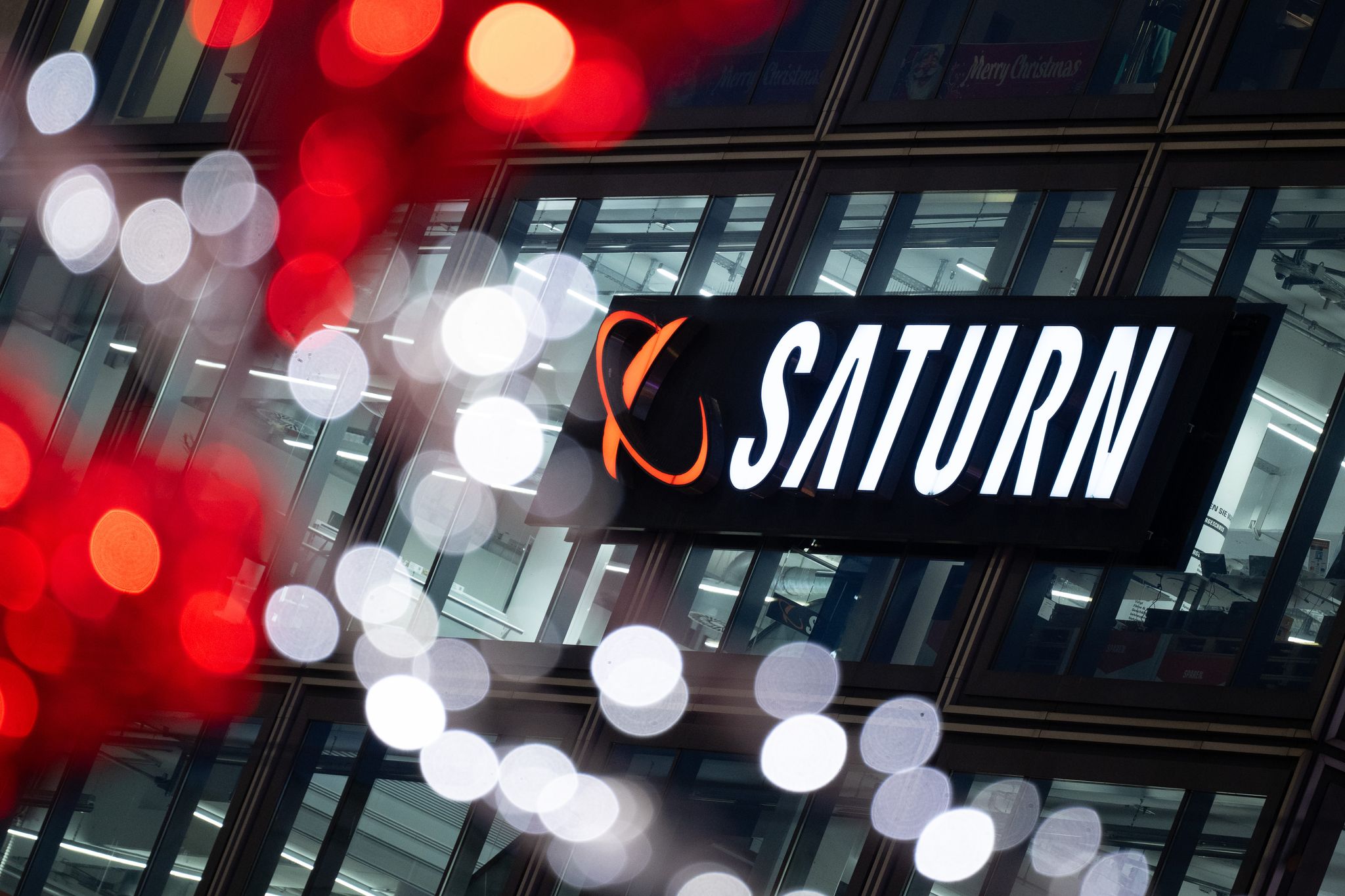 Saturn-Filialen schließen und zu MediaMarkt umgewandelt, Ceconomy bestätigt Umstrukturierung