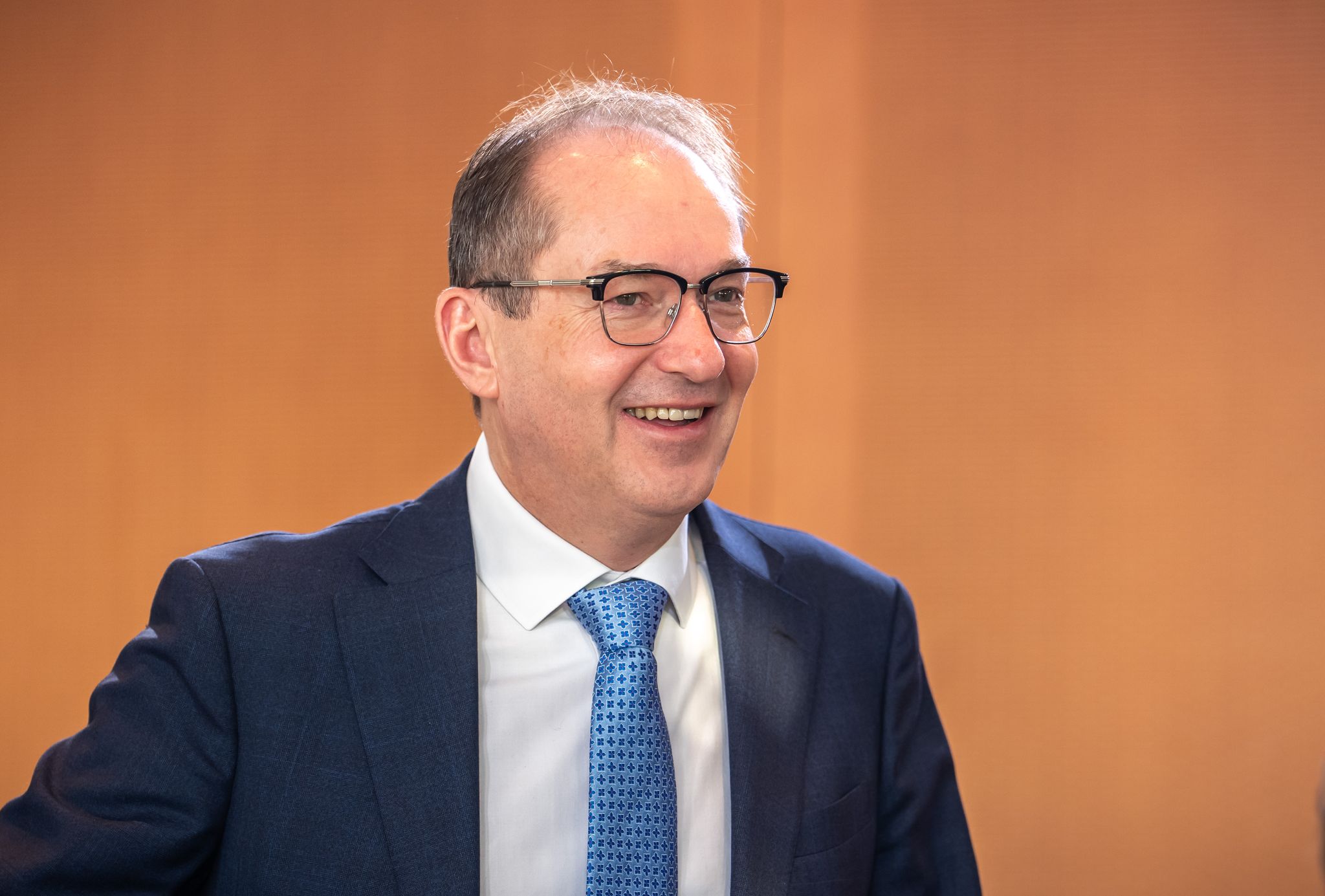 Dobrindt fordert mehr Befugnisse für Verfassungsschutz