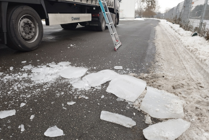 Hildesheim: Gefahr durch Eisplatten auf der Autobahn