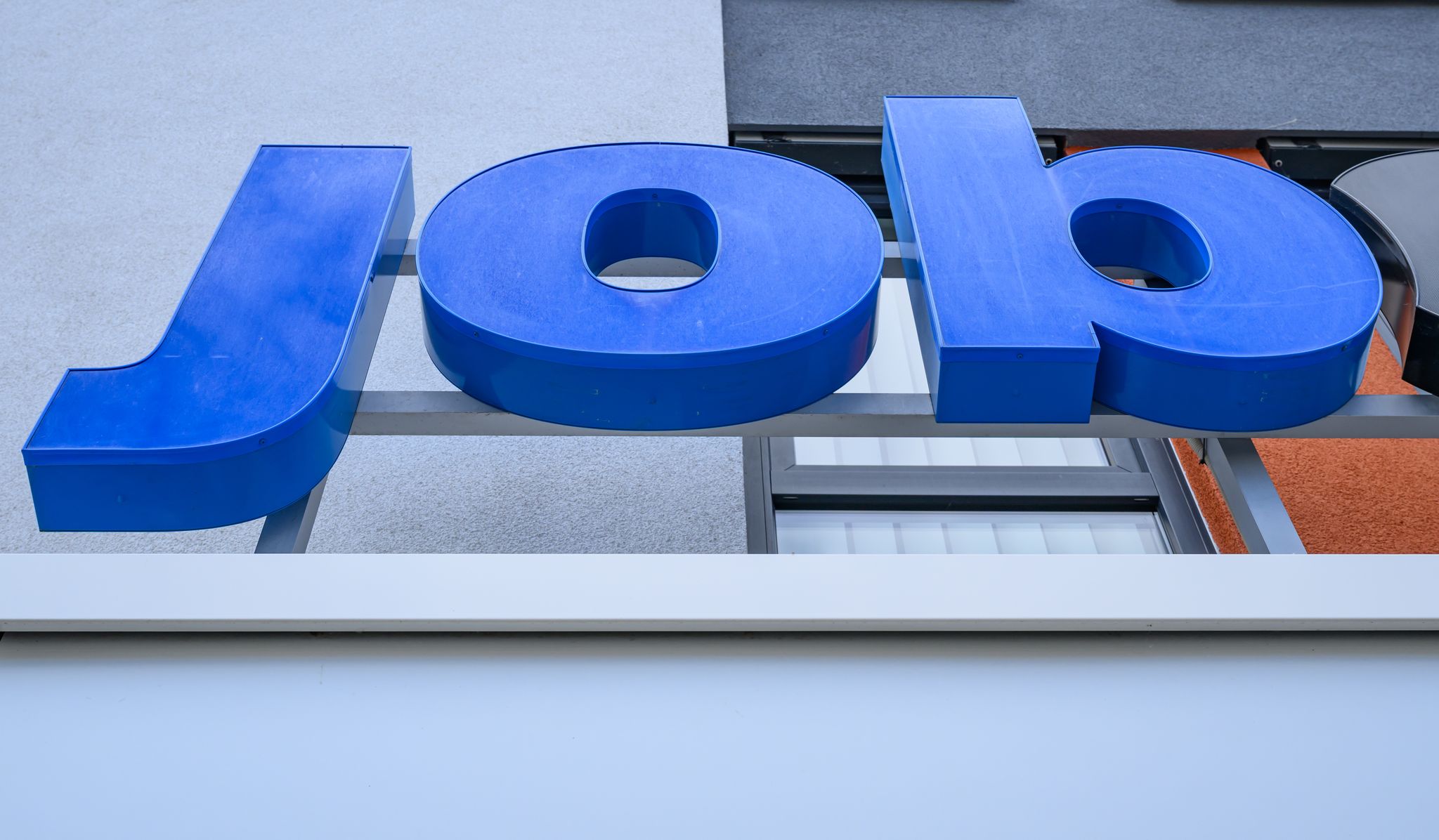 Überqualifizierung bei jungen Erwerbstätigen in Deutschland steigt an