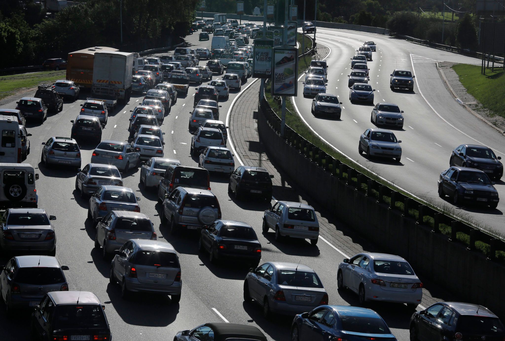 Mindestens 13 Schüler bei Busunfall in Südafrika getötet