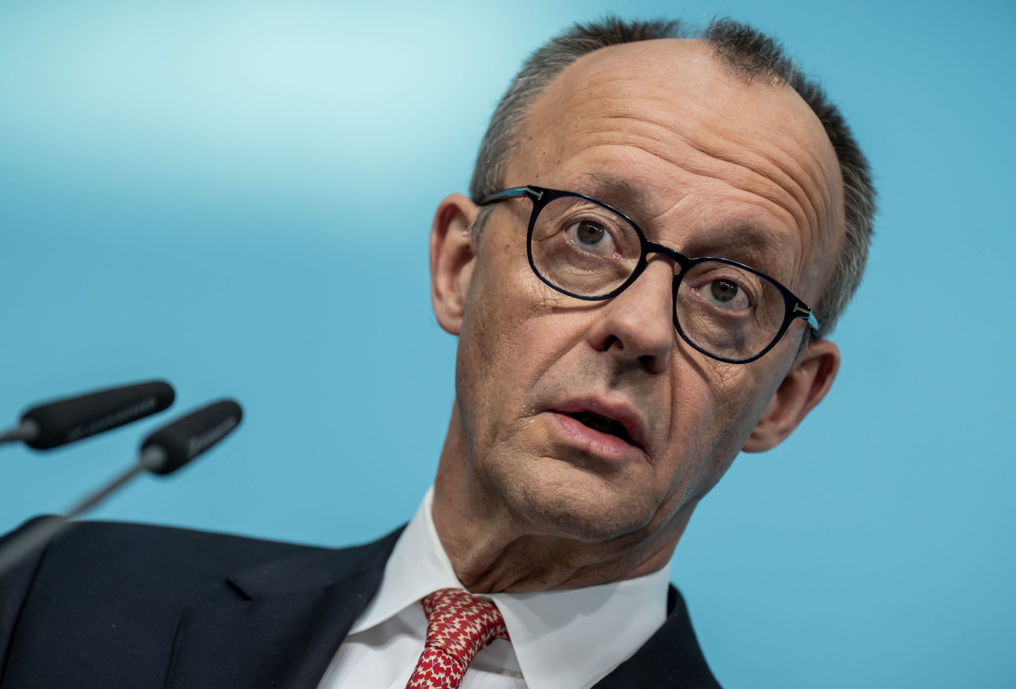 Warken überprüft Regeln für telefonische Krankschreibung