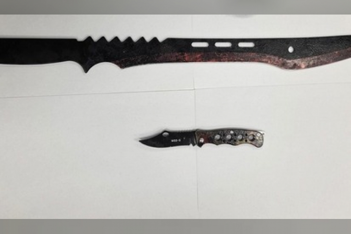 Neumünster: Polizei findet Jugendliche mit Messer und Machete im Bahnhof