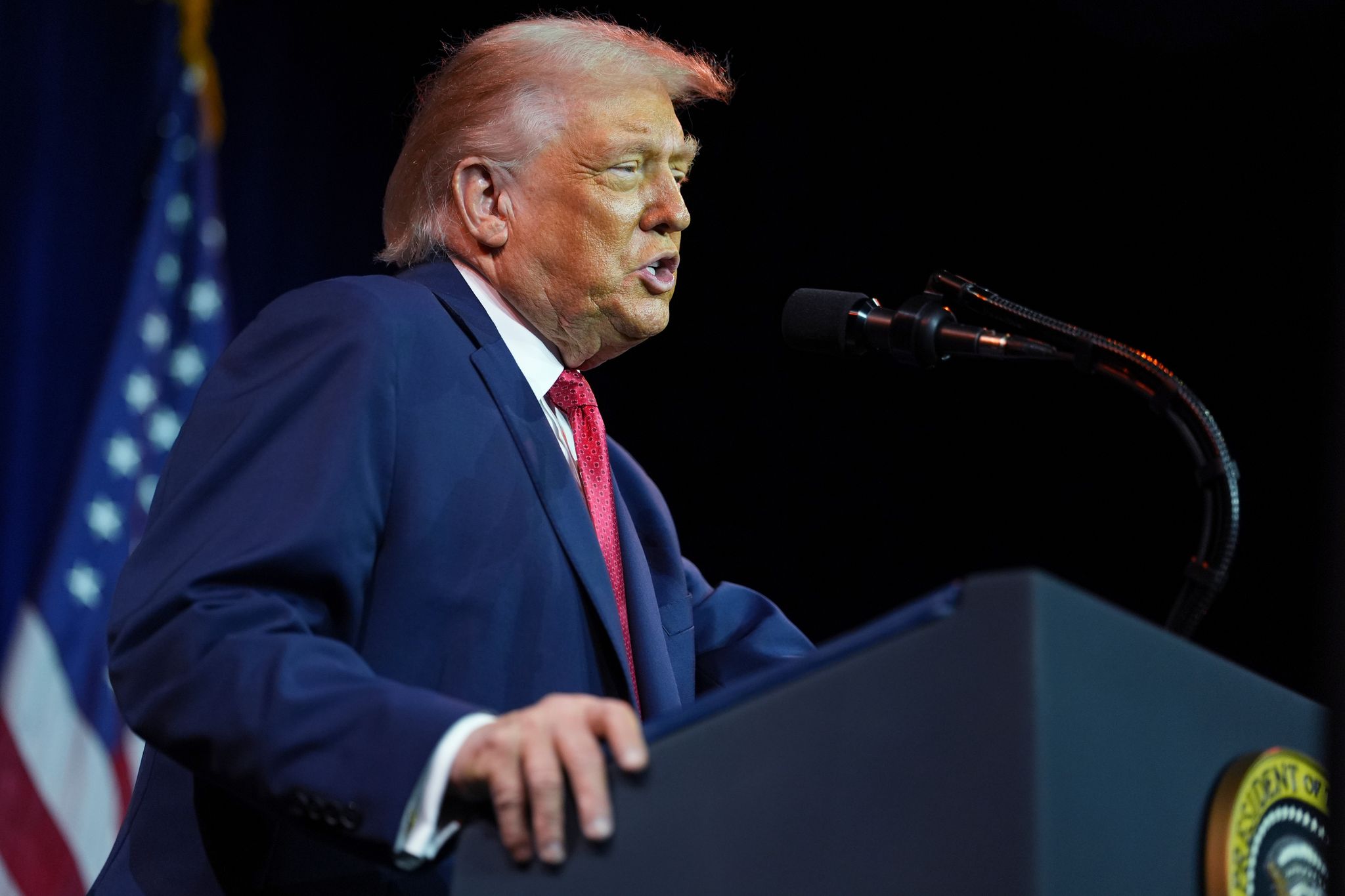 Trump übt Druck auf US-Rüstungsindustrie aus,Managergehälter sollen gedeckelt werden