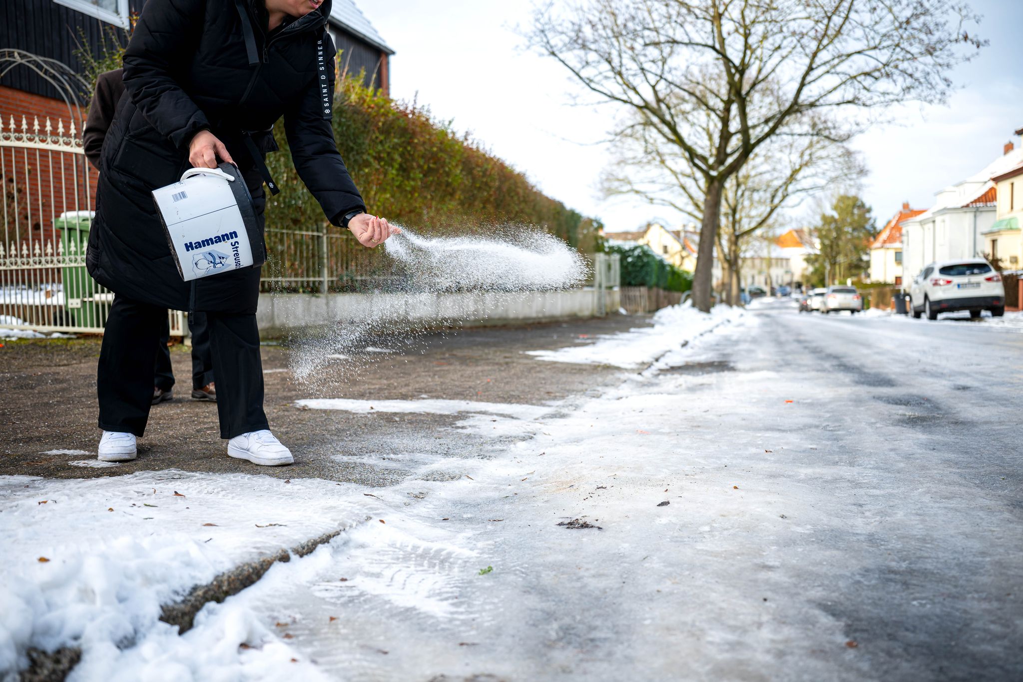 Streusalz knapp: Baumärkte ausverkauft