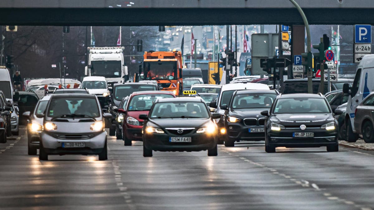 Gebrauchtwagen-Betrug: Verkauf gestohlener Autos mit echten Papieren