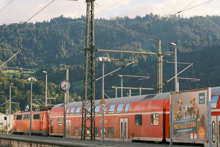 Zug-Unglück: Zwölfjährige stirbt bei Versuch, auf Bahn zu springen