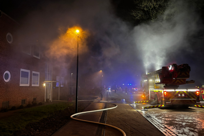 Dithmarschen: Brand in Mehrfamilienhaus, Verletzte Person in Brunsbüttel