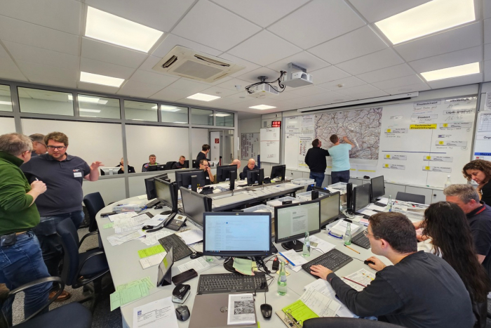 Berlin: Zugunglück, Stromausfall, Gefahrstoff-Freisetzung