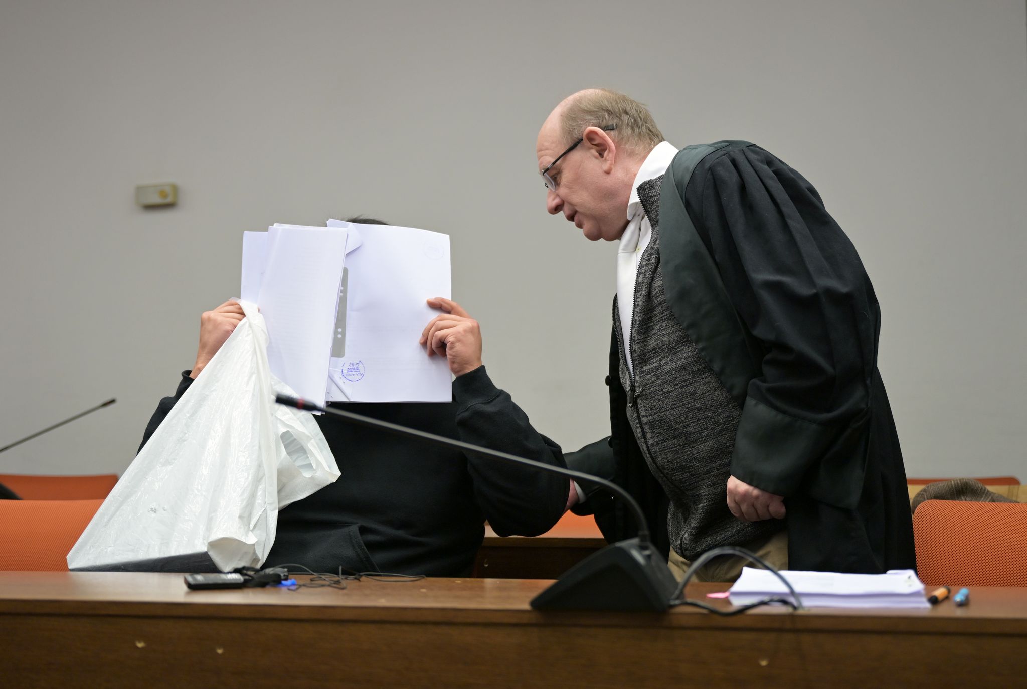 Betäubt, vergewaltigt und gefilmt? Prozess in München