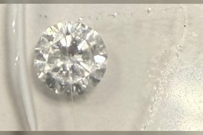 Dubai: Schmuggel von Diamanten und Luxus-Uhr verhindert