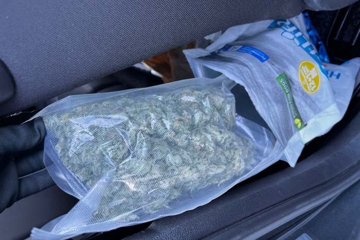 Rosenheim: Rauschgift im Hundefutter gefunden,100 Gramm Marihuana im Auto versteckt, Strafverfahren eingeleitet
