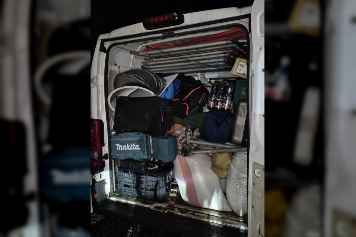 Überladener Transporter auf BAB 23Kaaks