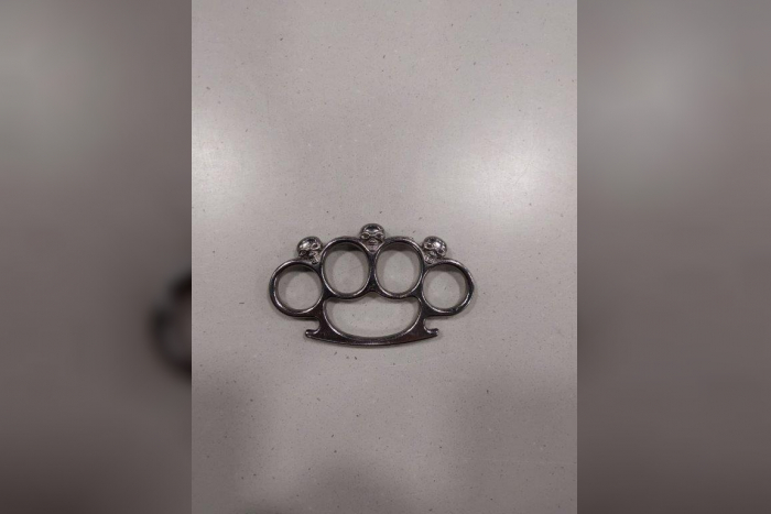 18-Jähriger mit Schlagring am Flughafen Köln/Bonn gestoppt