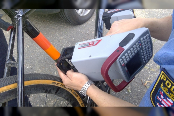 Eltville am Rhein: Fahrradcodierung der Polizei in Eltville
